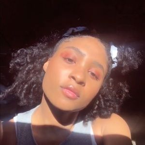 Meet your Posher, Ma’isah